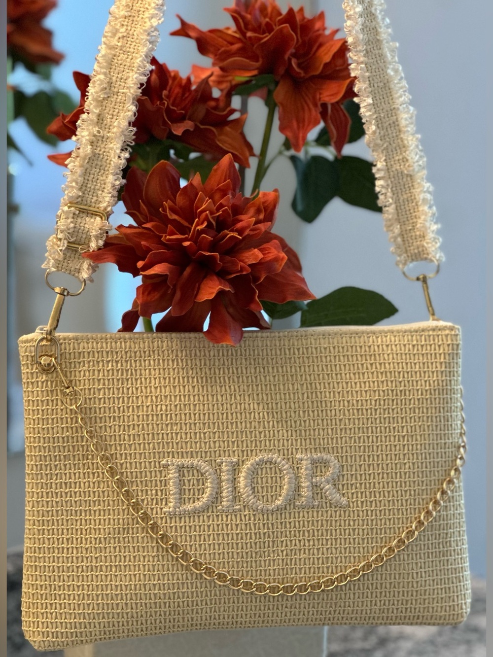 Dior Cream Woven Beauty Bag NWOT  GWP ITEM PLZ READ DESCRIPTION - Picture 2 of 6